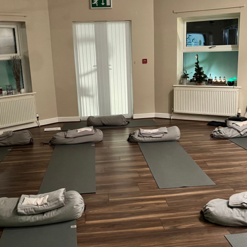 roade house yoga for hikers